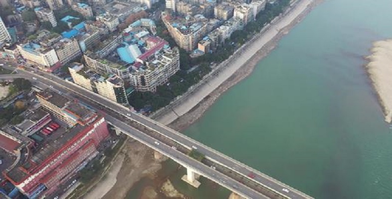 泸州市沱江新城道路基础设施附属项目进场施工